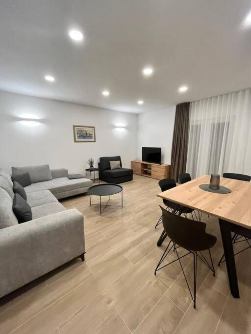 Blue Apartment With Shared Pool Spalato Esterno foto