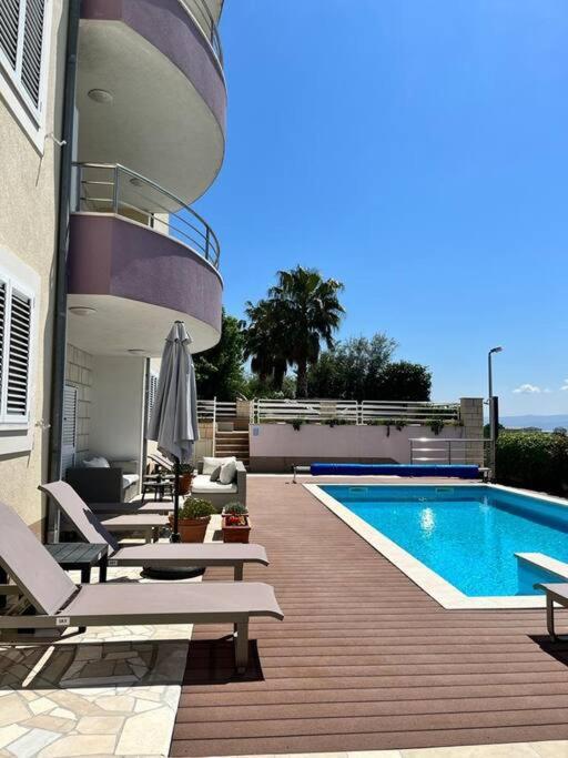 Blue Apartment With Shared Pool Spalato Esterno foto