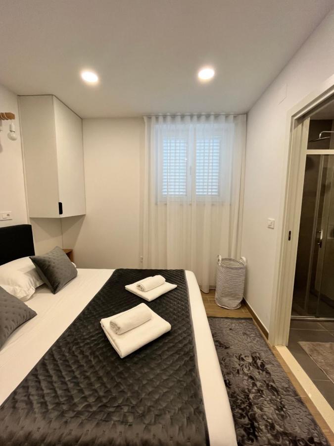 Blue Apartment With Shared Pool Spalato Esterno foto